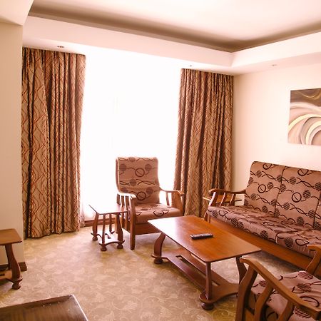 Boma Inn Элдорет Экстерьер фото