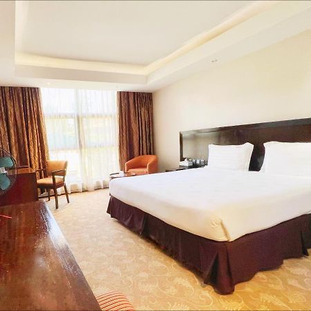Boma Inn Элдорет Экстерьер фото