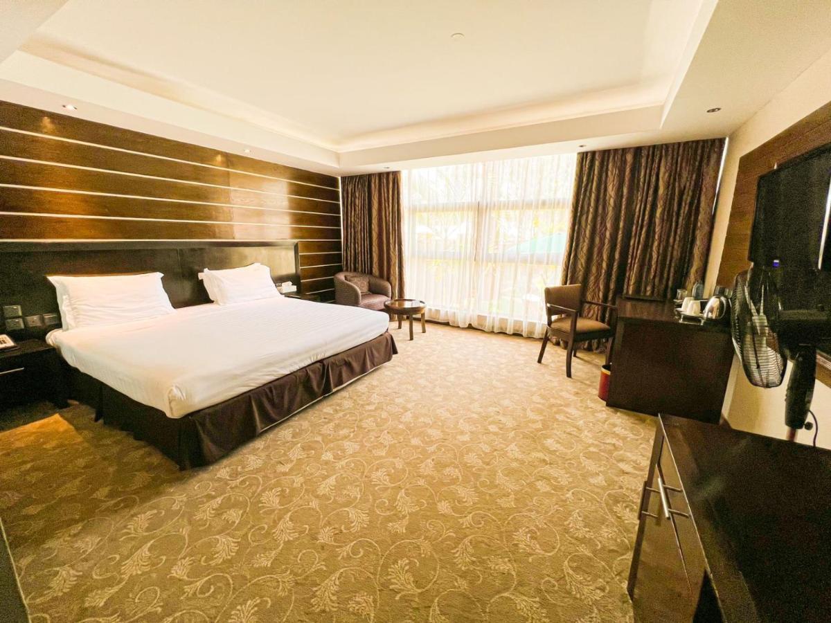 Boma Inn Элдорет Экстерьер фото