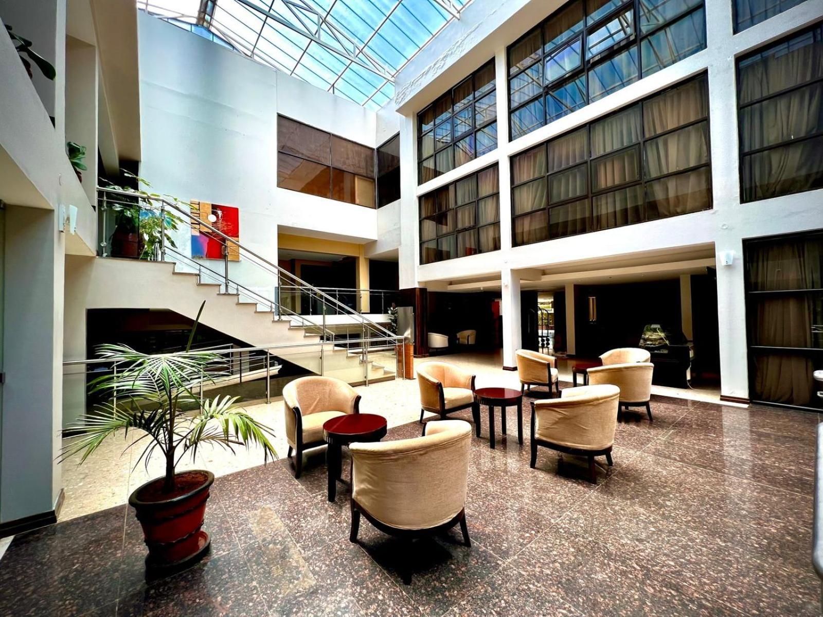 Boma Inn Элдорет Экстерьер фото