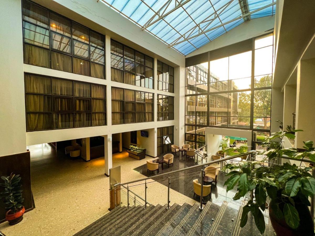 Boma Inn Элдорет Экстерьер фото