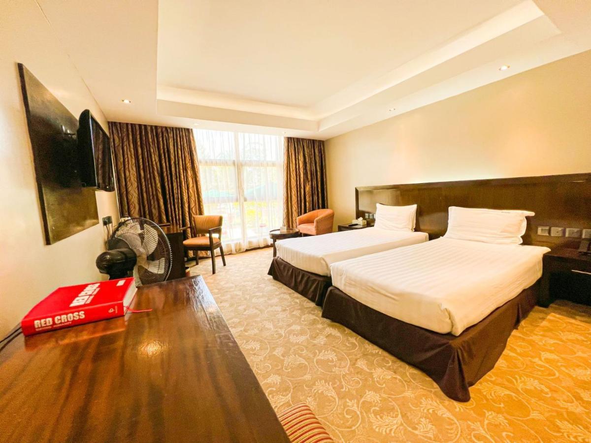 Boma Inn Элдорет Экстерьер фото